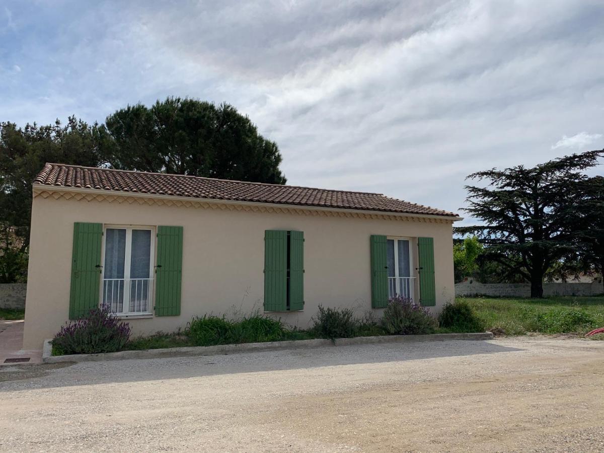 Lou Castellas Hotel Eyguieres Exterior photo